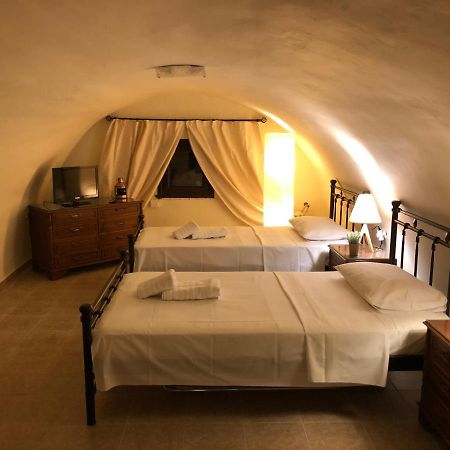 Kamares Cave House 3 Apartment Alika Ngoại thất bức ảnh