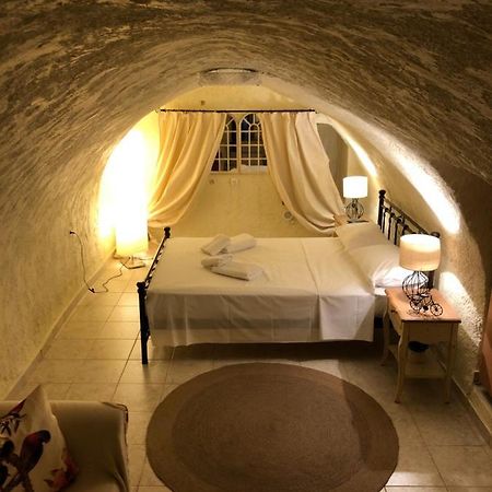 Kamares Cave House 3 Apartment Alika Ngoại thất bức ảnh