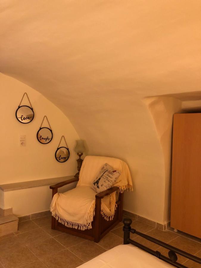 Kamares Cave House 3 Apartment Alika Ngoại thất bức ảnh
