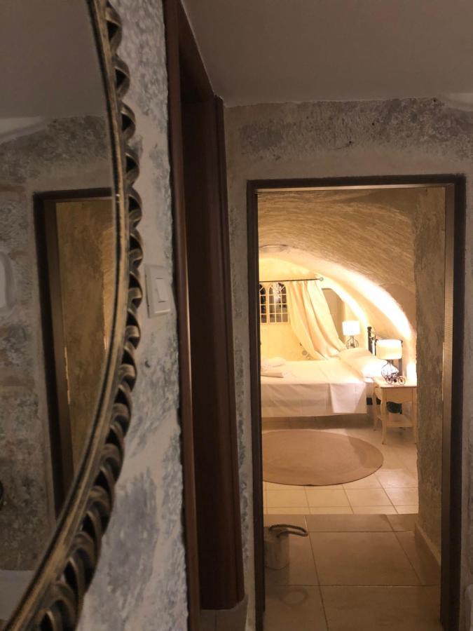 Kamares Cave House 3 Apartment Alika Ngoại thất bức ảnh