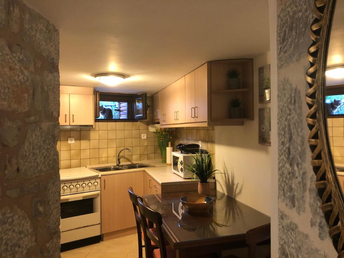 Kamares Cave House 3 Apartment Alika Ngoại thất bức ảnh