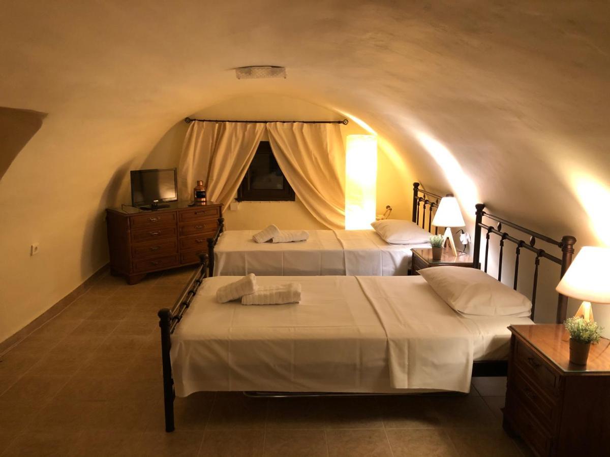 Kamares Cave House 3 Apartment Alika Ngoại thất bức ảnh