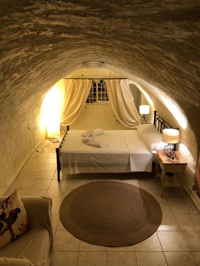 Kamares Cave House 3 Apartment Alika Ngoại thất bức ảnh