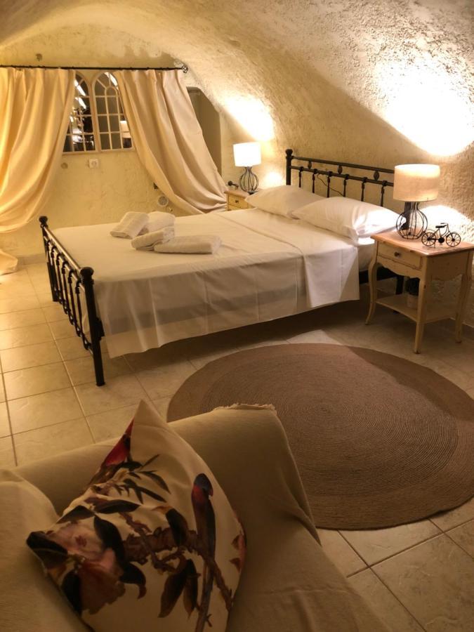 Kamares Cave House 3 Apartment Alika Ngoại thất bức ảnh