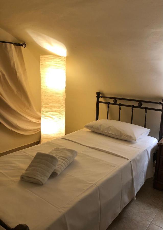 Kamares Cave House 3 Apartment Alika Ngoại thất bức ảnh