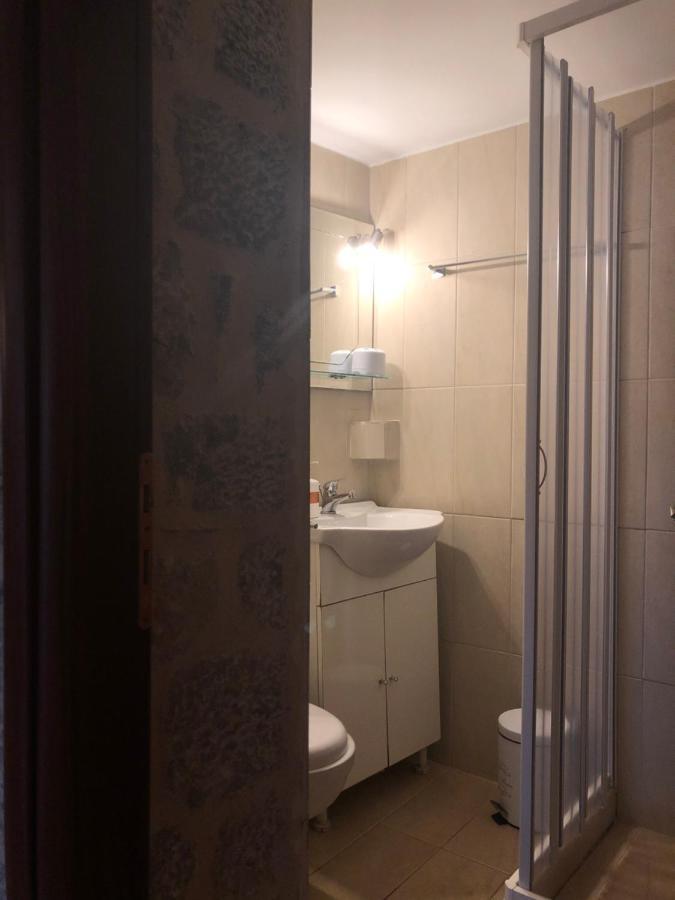 Kamares Cave House 3 Apartment Alika Ngoại thất bức ảnh